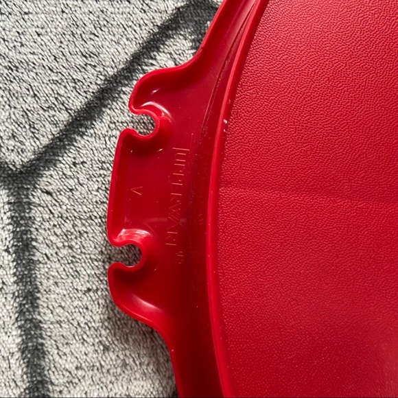 Tupperware Paprika Red Snack Tray, Deli Meat Bacon Keeper, Measuring Cups X - Picture 6 of 15